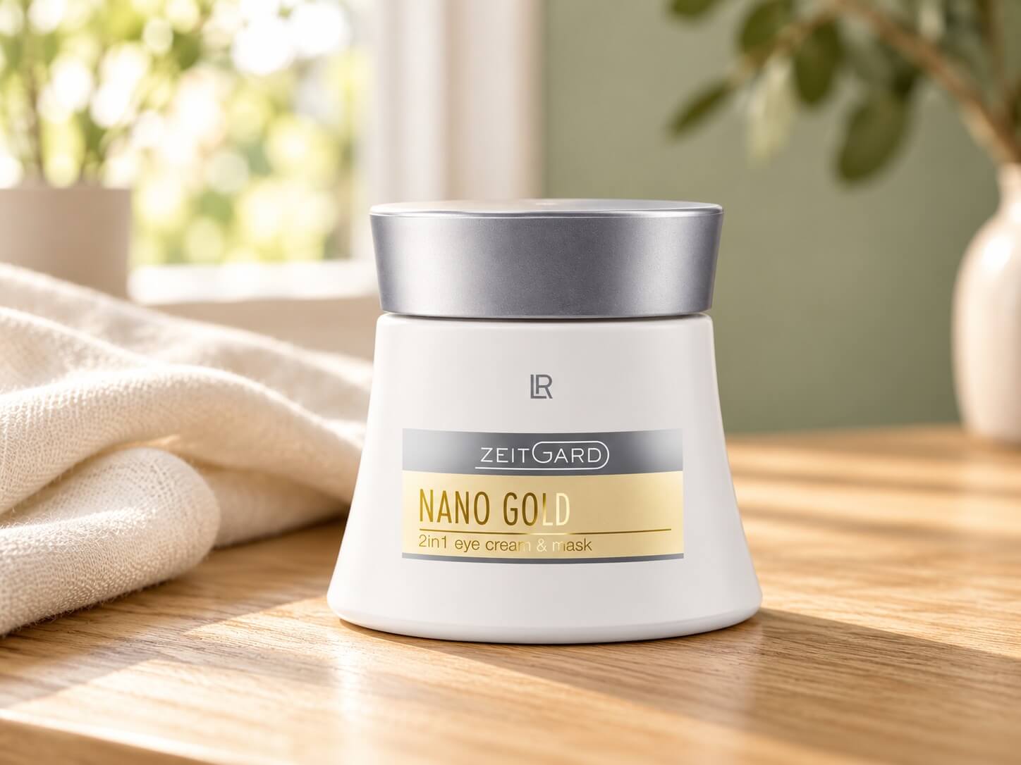 Anti Ageing Eye Cream Nanogold for dark circles under eyes